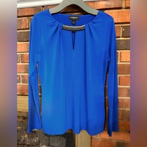 🛍️ Liz Claiborne royal blue blouse. Excellent condition like new.